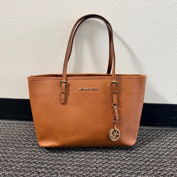 Michael Kors Jet Set Tote Womens Handbag Purse Brown Saffiano Gold Accents - Picture 1 of 15